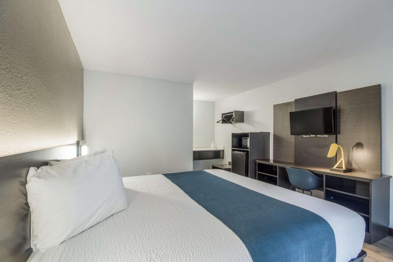 Motel 6 Groves, Tx 외부 사진