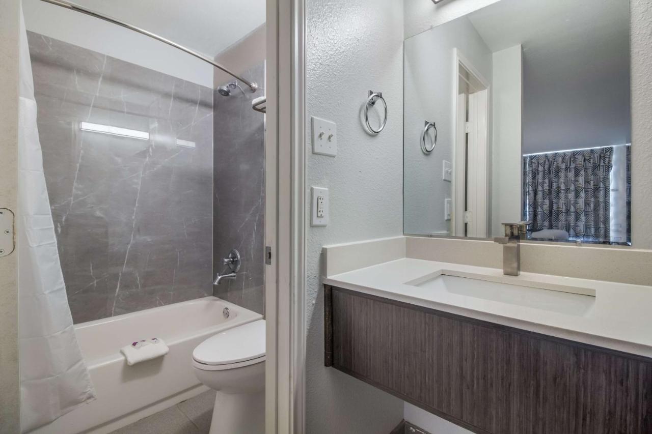 Motel 6 Groves, Tx 외부 사진